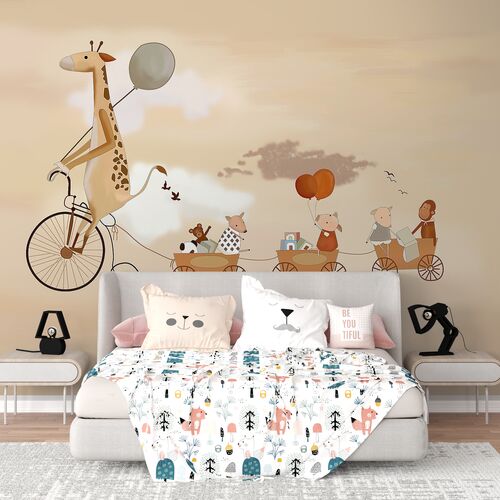 Жираф на велосипеде со зверятами