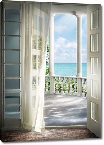 Открытый балкон террасы с выходом к морю