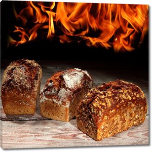 Зерновой хлеб рядом с огнем