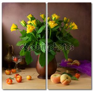 Классический натюрморт с жёлтыми розами и фруктами