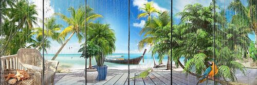 Панорама с красивым пляжем и пальмами