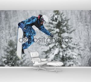 Прыжок смелого сноубордиста