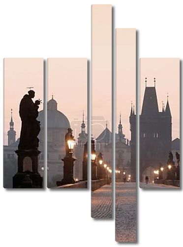 Прага Чехия Прага - Карлов мост на рассвете