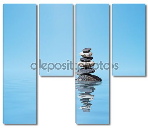 Пирамидка камней в воде с отражением