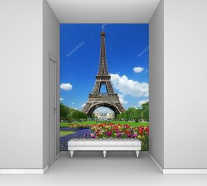 Париж, Эйфелева башня с тюльпанами