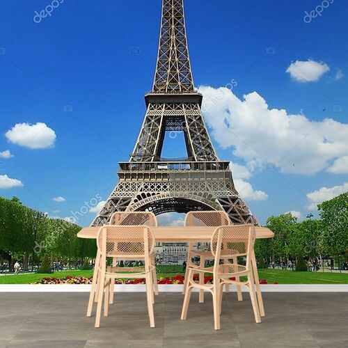 Париж, Эйфелева башня с тюльпанами