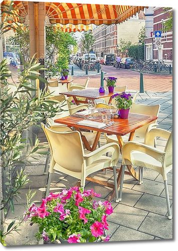 Летнее кафе на Голландских улицах