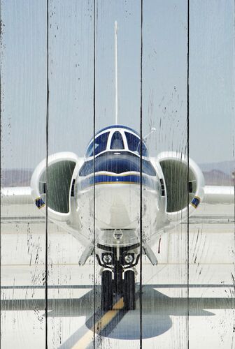 Самолет Локшид вид спереди на взлетной полосе
