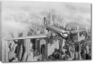 Моторный самолет летит над Нью-Йорком