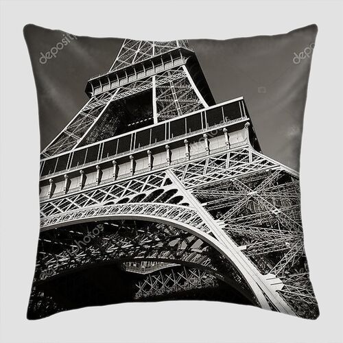 Черно-белое фото Эйфелевой башни