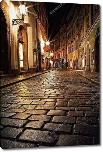 Таинственная аллея с фонарями в Праге