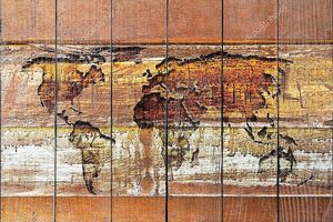 Карта мира на текстуре дерева