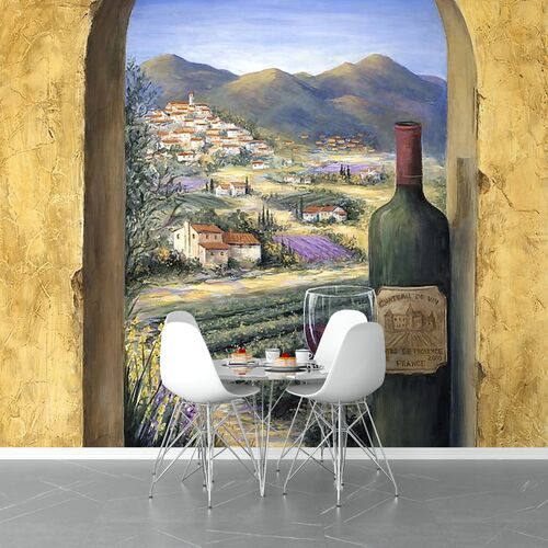 Вино на окне с видом на горы