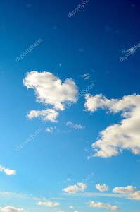 Облака в голубом небе