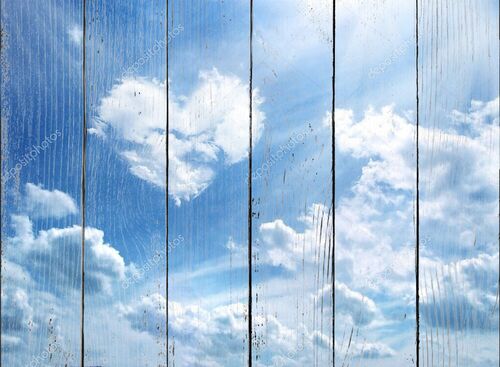 Небесное сердце из облаков