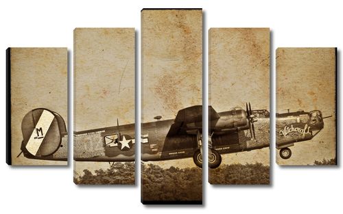 Американский военный самолет B-24 на поле Американский военный самолет B-24 на поле