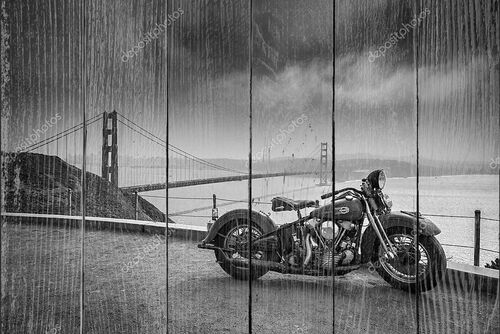 Старинный мотоцикл у мост Золотые Ворота