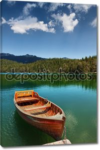 Лодки на озере