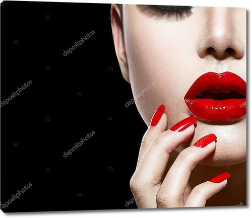 Красный сексуальные губы и ногти крупным планом. маникюр и макияж