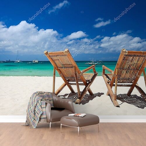 Две пляжных стула на пляже
