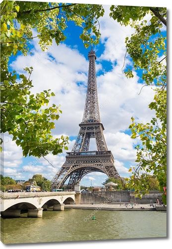 Париж, Эйфелева башня, лето