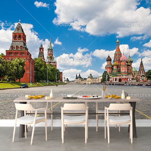 Красная площадь в Москве, вид на Кремль и собор Василия Блаженного