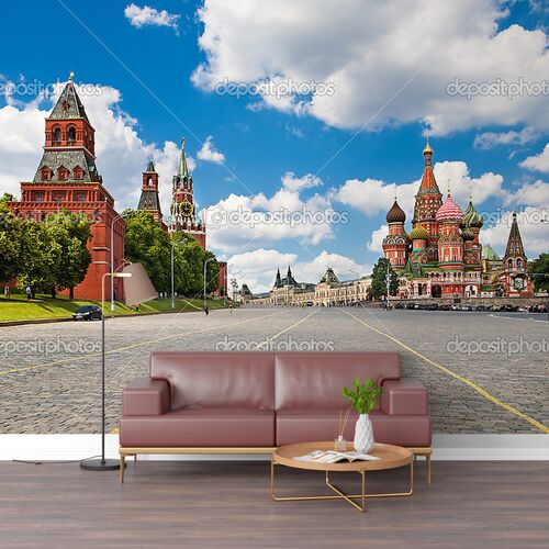 Красная площадь в Москве, вид на Кремль и собор Василия Блаженного