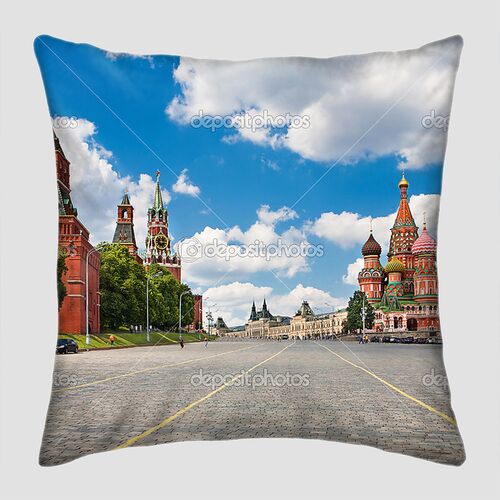 Красная площадь в Москве, вид на Кремль и собор Василия Блаженного Красная площадь в Москве, вид на Кремль и собор Василия Блаженного