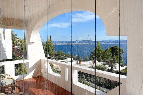 Вид на море из отеля в  Греции