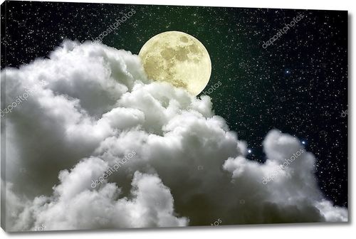 Полная луна над большим облаком