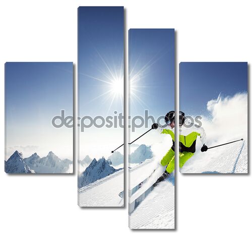 Лыжник в горах на трассе