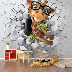 Влюбленный жираф из стены