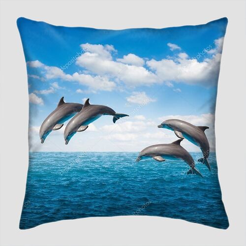 Прыжки дельфинов в океане