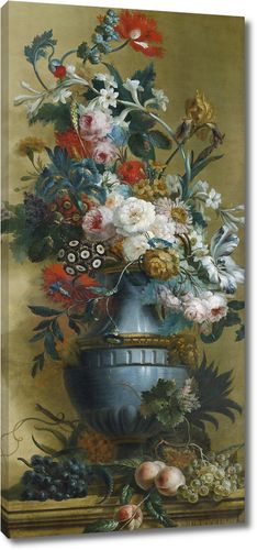 Цветы в голубой вазе