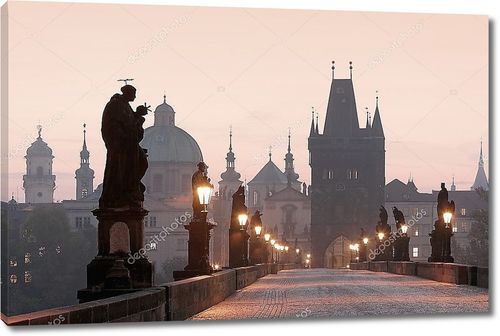 Прага Карлов мост  на рассвете