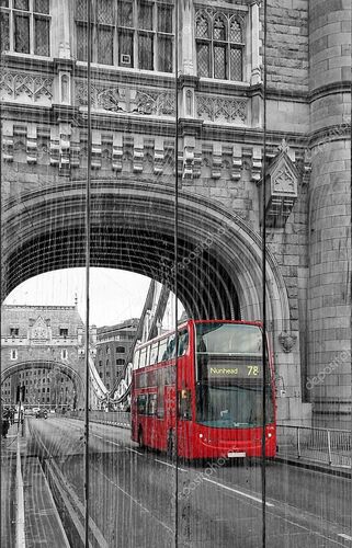 Красный автобус на Тауэрском мосту
