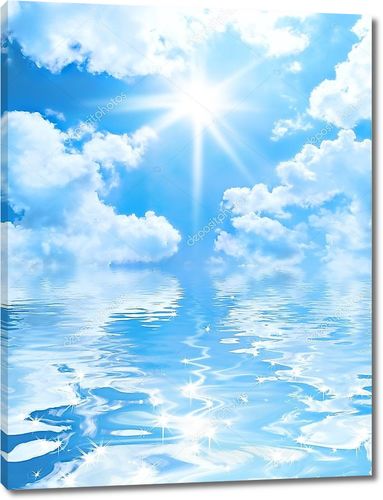Голубое небо и солнце отражение в воде
