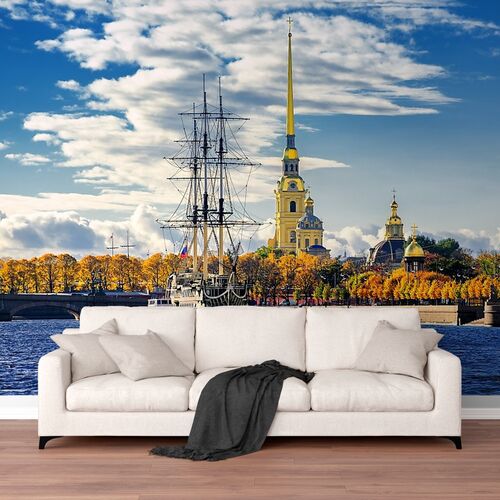 Петропавловская крепость и парусник