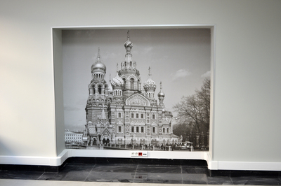 Портфолио работ Перового ателье — Оформление небольшой ниши фотообои с видом Петербурга